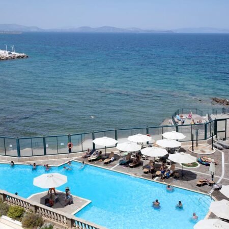 Hotel Ramada Attica Rivièra