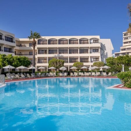 Sol By Melia Cosmopolitan