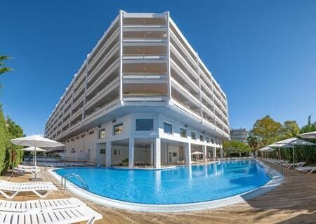 Ponient Piramide Salou by PAW vliegvakantie