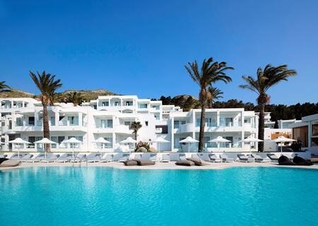 Dimitra Beach Hotel & Suites