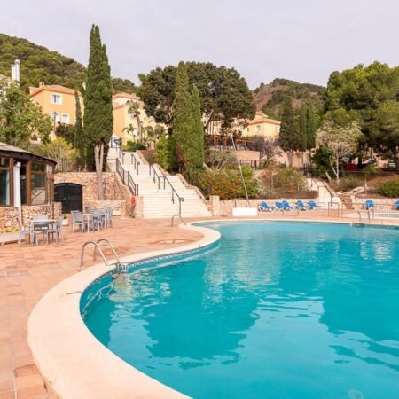 Ona Las Lomas Village