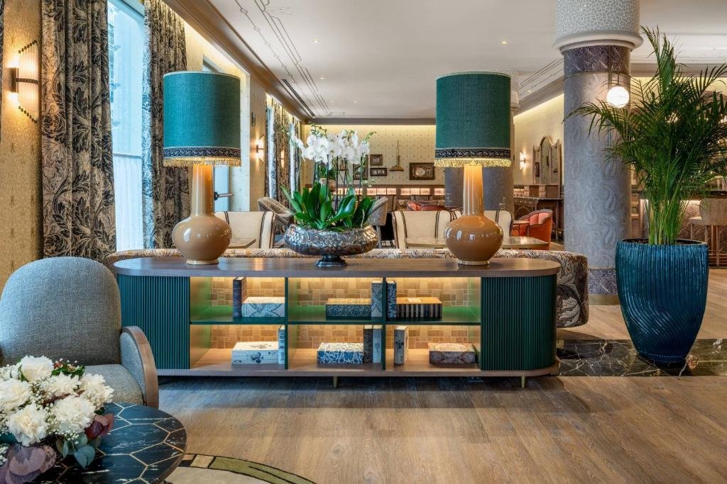 Palacio Santa Clara Autograph Collection