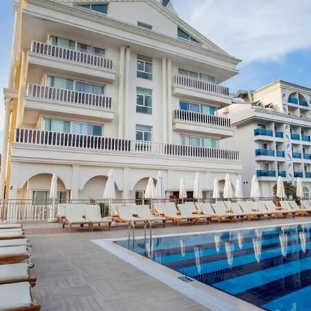 Dream World Resort & Spa