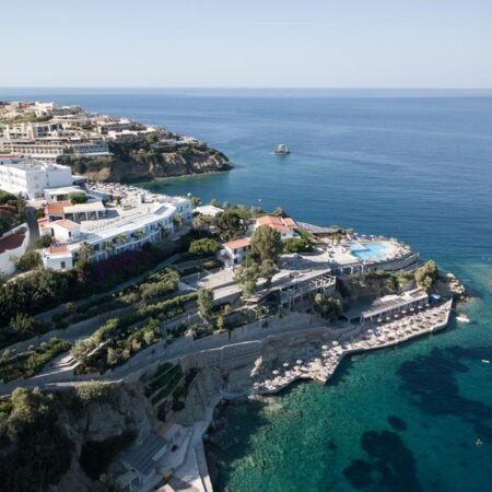 Hotel Peninsula Resort & Spa