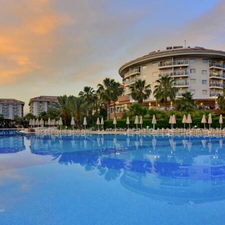 Seaden Sea World Resort & Spa