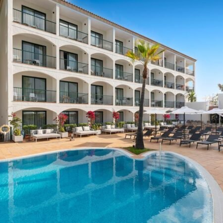 Valentin Somni Hotel & Suites